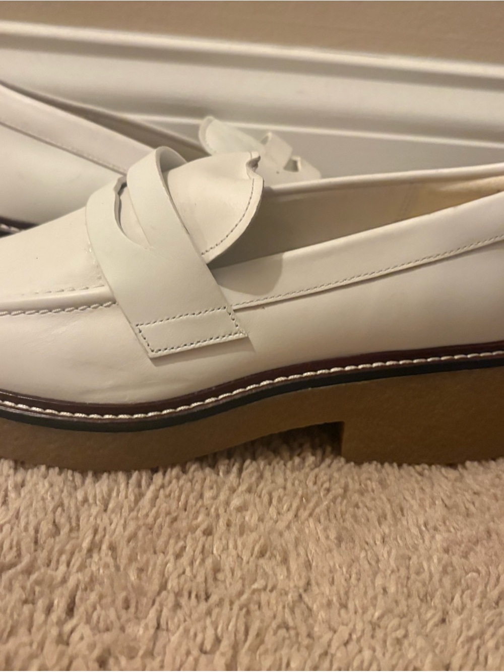 White Everlane Women’s Loafer - Picture 4 of 7